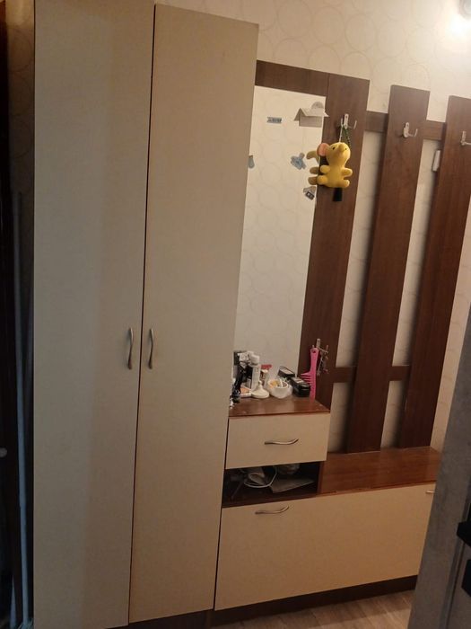 Продам шкаф в прихожую