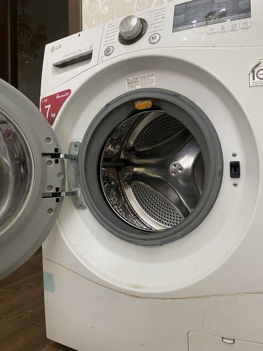 Продам стиральную машинку LG
