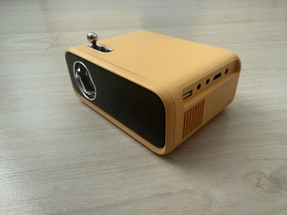 Продам проектоо Wanbo projector mini