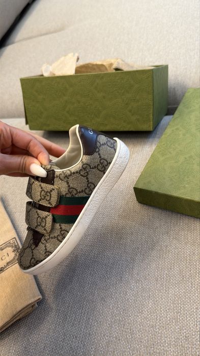 Gucci sneakers 28