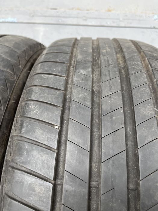 2 бр. летни гуми 235/45/18 Bridgestone DOT 1020 5 mm