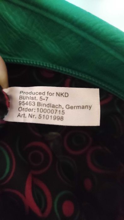 Кожена дамска чанта в зелено