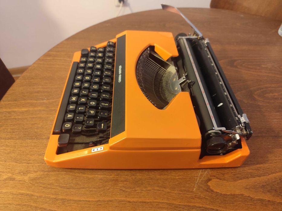 Пишеща машина Silver- Reed