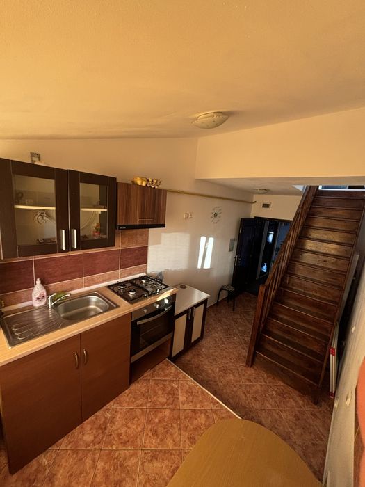 Inchiriez apartament cu o camera , zona linistita