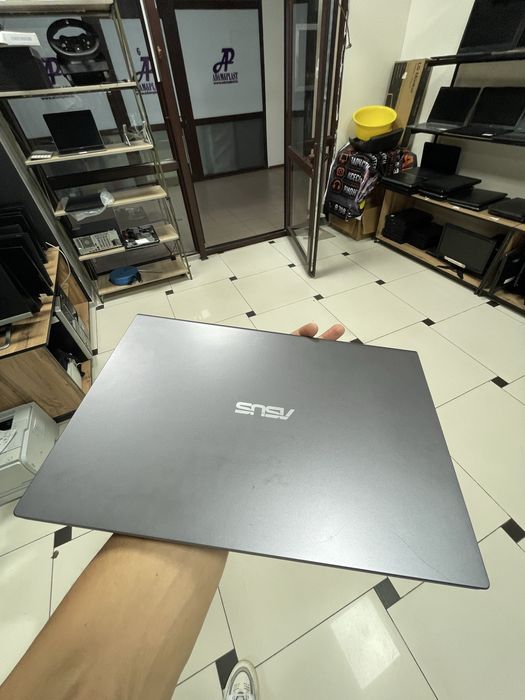 Ноутбук Asus i3-10/RAM8/SSD512/UHD Graphics