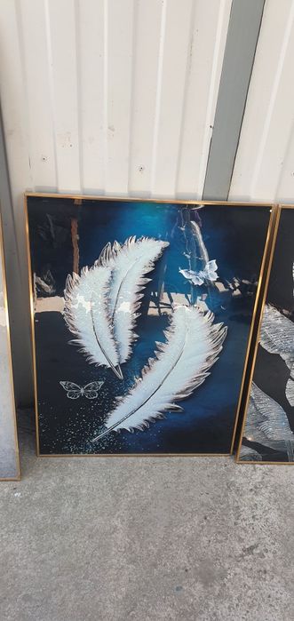 Portert kartinkalar yengide turipti