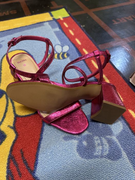 Дамски сандали Zara