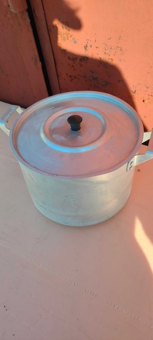 Кастрюли разные б/у