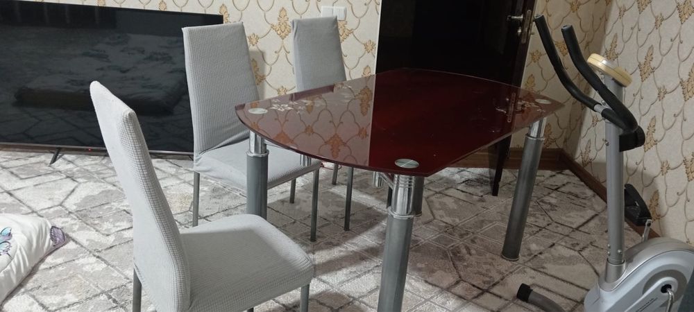 Продам кухонный стол