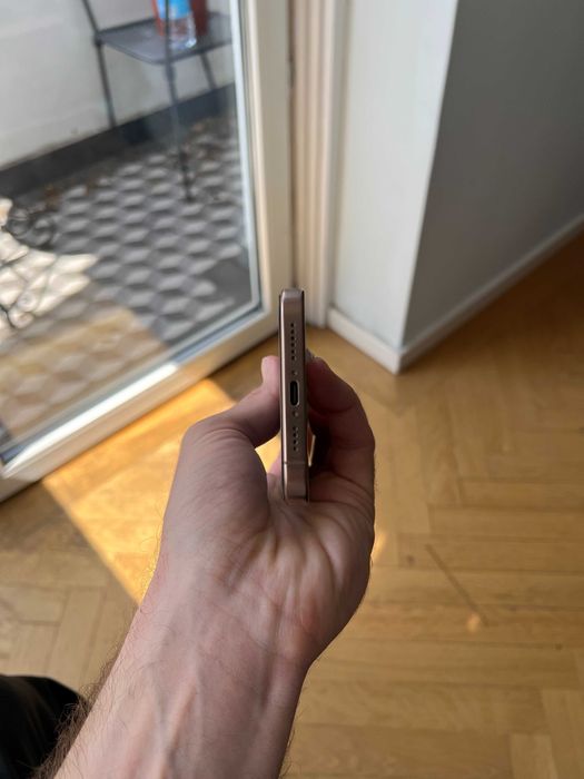 iPhone 16 PRO MAX 256 GB (INCA IN GARANTIE) culoare auriu (DESSERT TITANIUM)