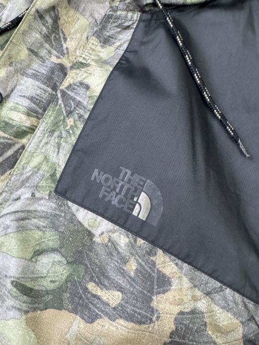 Мъжка ветровка THE NORTH FACE . Размер L