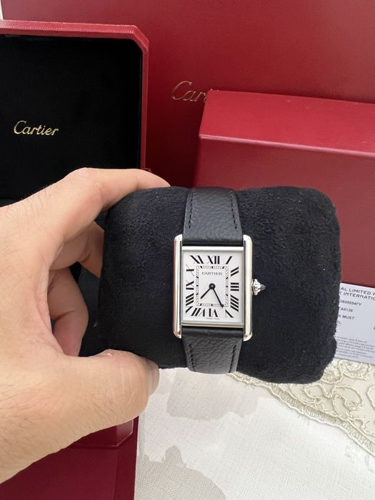 Продаю новые часы Cartier Tank Large model