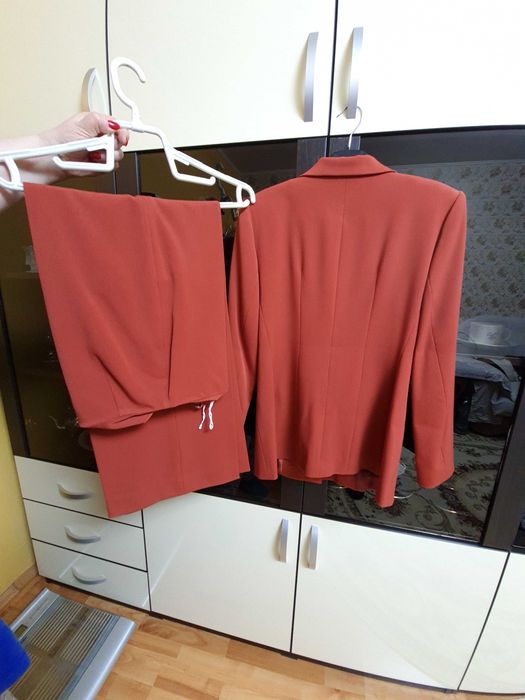 costum taior cu pantalon, caramiziu,XL