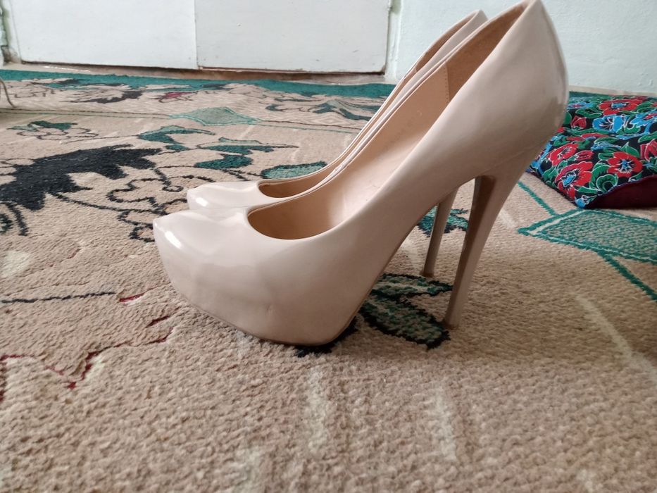 Продам туфли вечерние