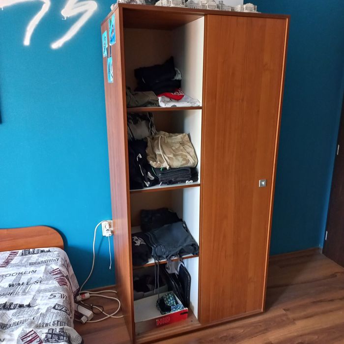 Гардероб , Бюро .