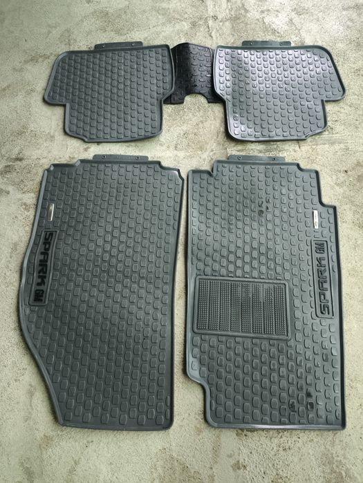 Полики Спарк. В идеальном состоянии