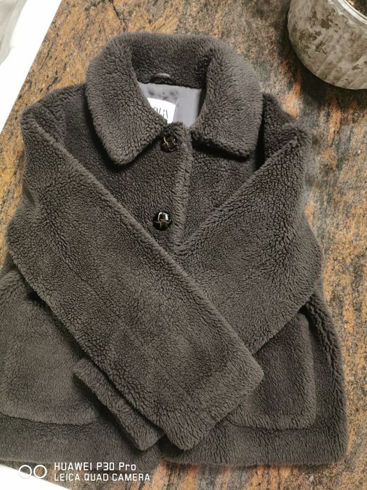 Vând gecuta  bear Zara maro
