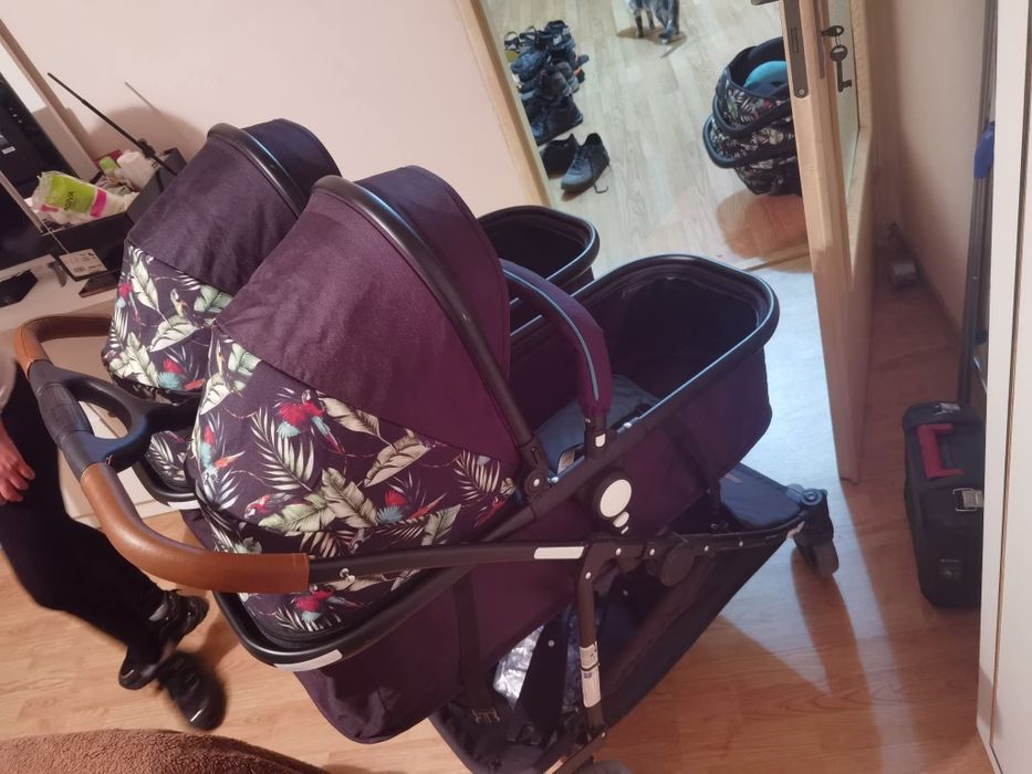 Количка за близнаци