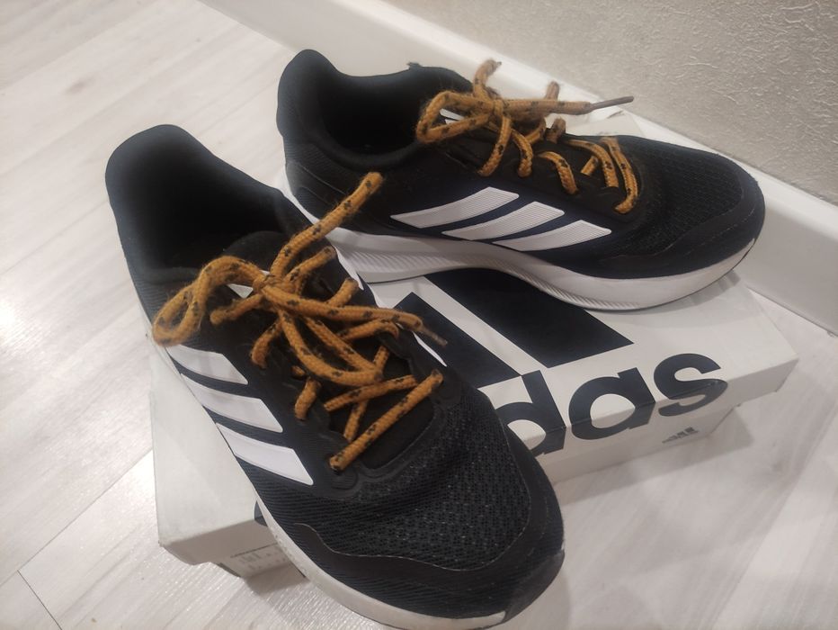 Кроссовки Adidas