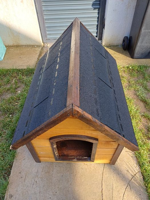 Vând cușcă câine talie medie.