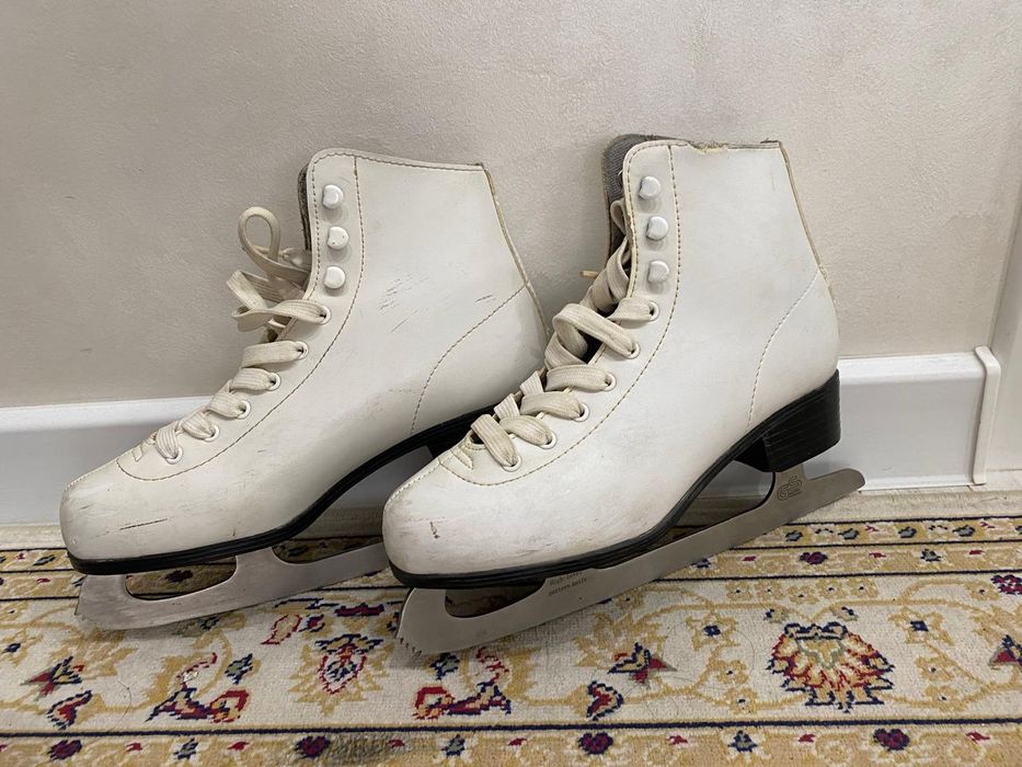 Белые коньки б/у