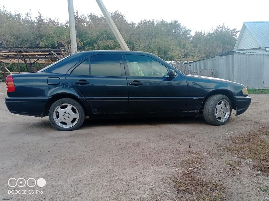 Продам Мерседес C180 w202