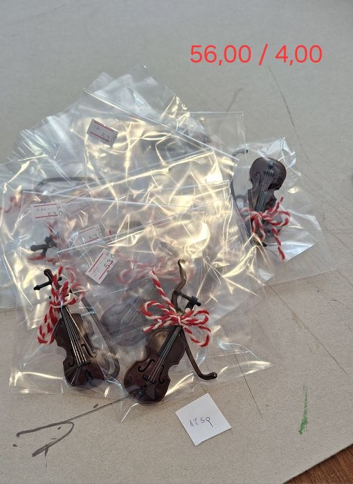 Продавам ръчно изроботени от мен мартеници