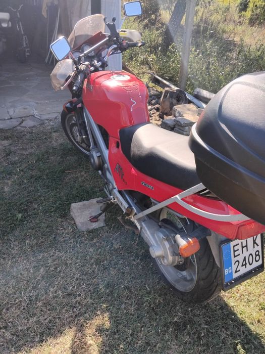 Продавам се Honda NTV 650