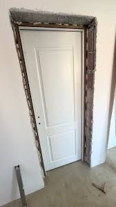 Montam usi si ferestre