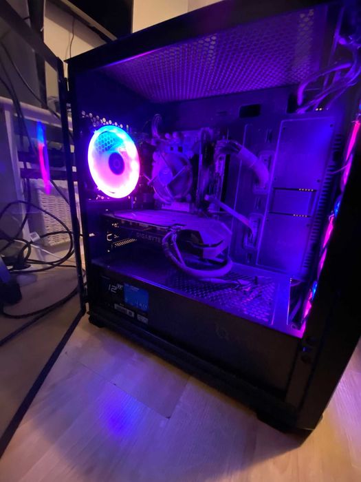 PC Gaming bine întreținut, gata de utilizare.