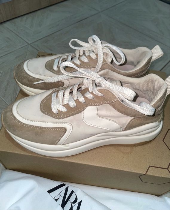 Продам кроссовки Berisstini