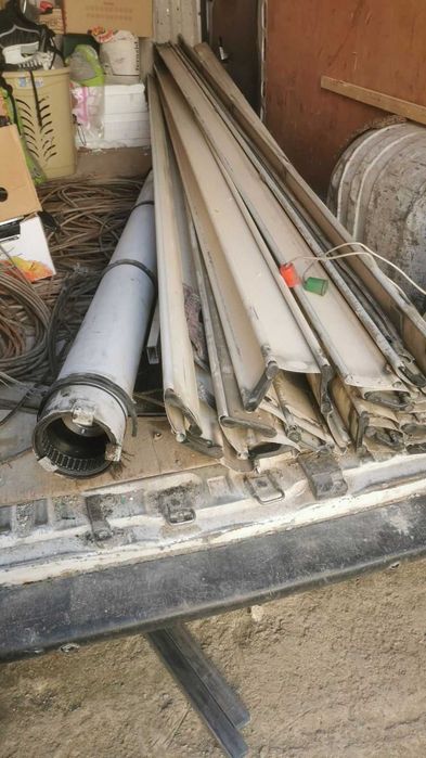 Ролетна гаражна врата с двигател и дистанционно,230/450 светъл отвор