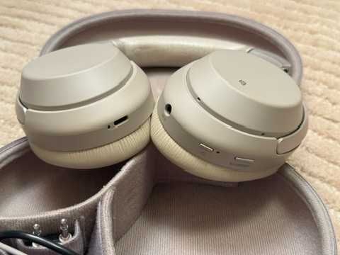 Sony MX3  Noise Cancelling Headphones white