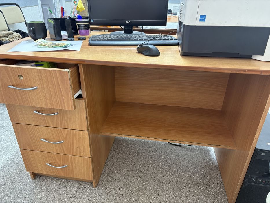 Продам срочно стол( столы)