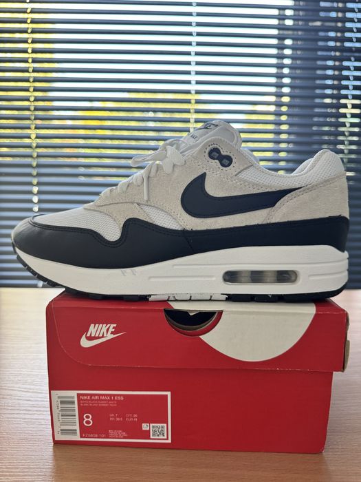 Кроссовки Nike Air Max 1 Essential