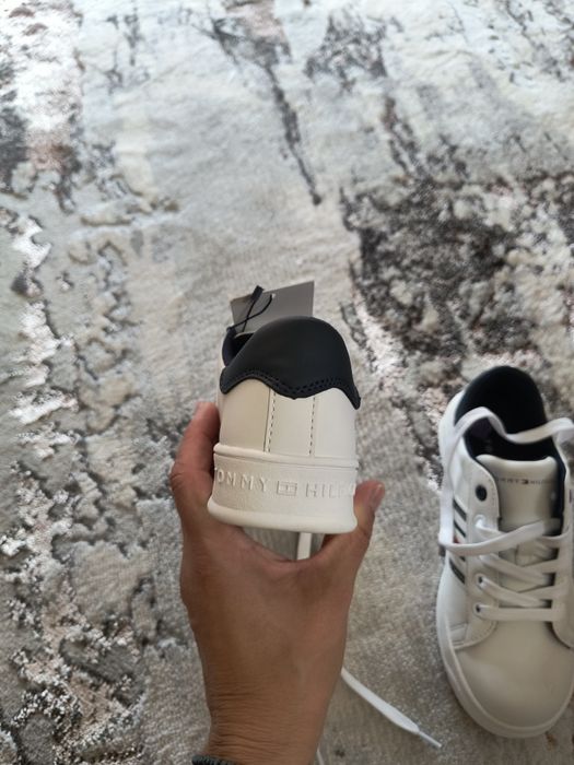 Бели кецки Tommy Hilfiger