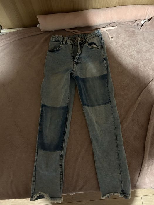 Интересни и модерни дънки за момиче