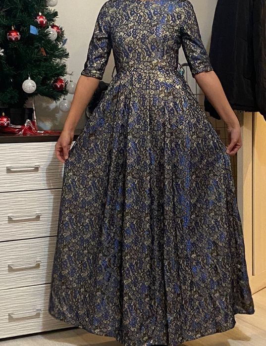 Платья на карпоратив