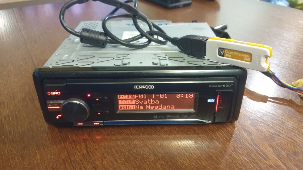 Авто радио плеър музика за кола Кенуулд Kenwood CD MP-3 USB AUX Bluetooth Блутут Цветове