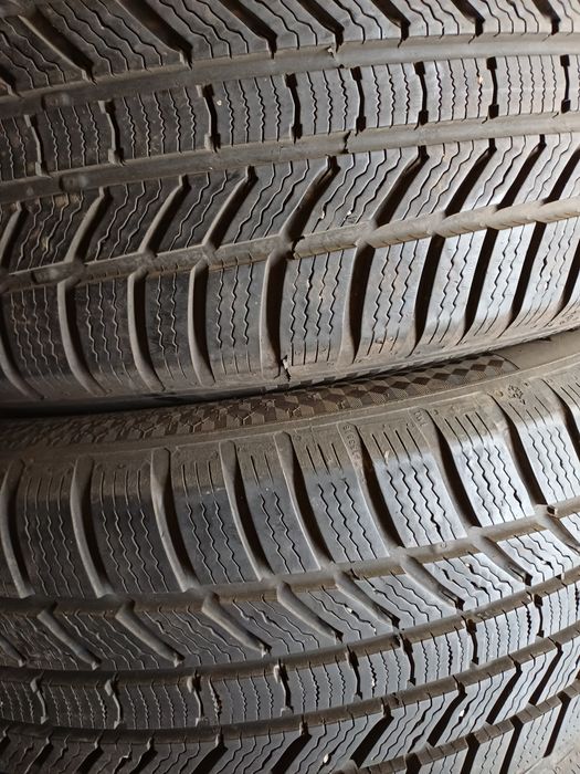 Гуми 215/55/17 Континентал