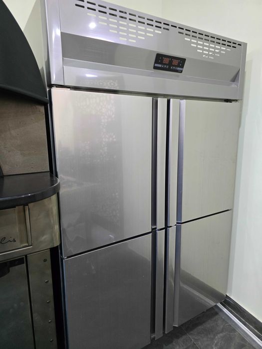 Холодильник 1000 литров. 2 секции на плюс и минус. 4 двери.