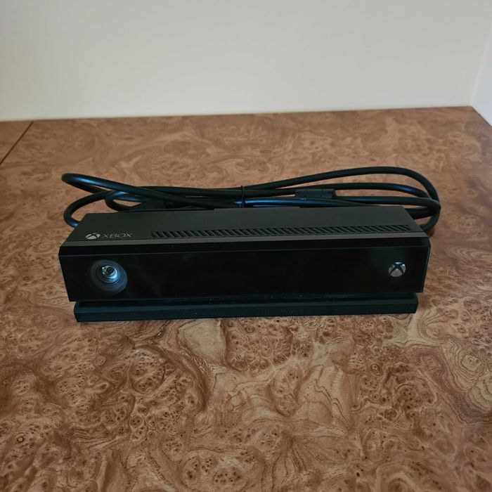 XBOX ONE 1TB + Kinect камера, 2 джойстика, 2 игри PS4 PS5 PlayStation