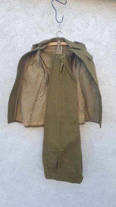 Ținuta militară de postav