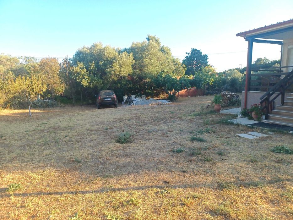 Продава Бизнес парцел 1000м2 с къща 50м2 до морето Неа Кердилия,Гърция