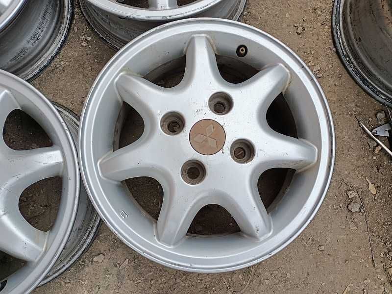 Продам оригинальные легкосплавные диски на Mitsubishi
