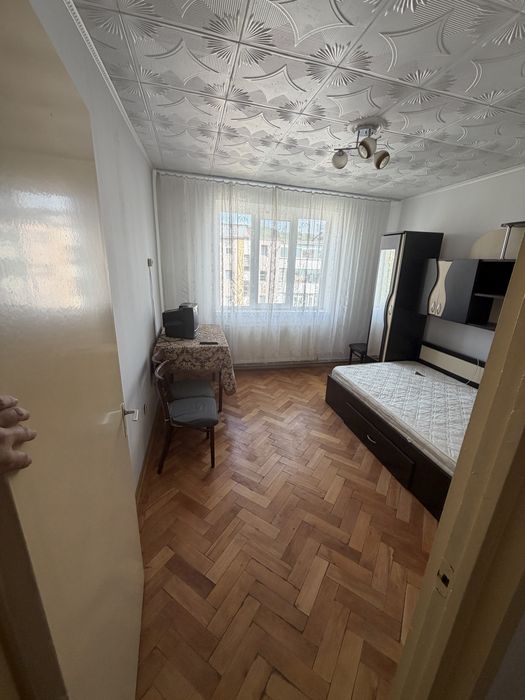 Vand apartament central curtea de arges