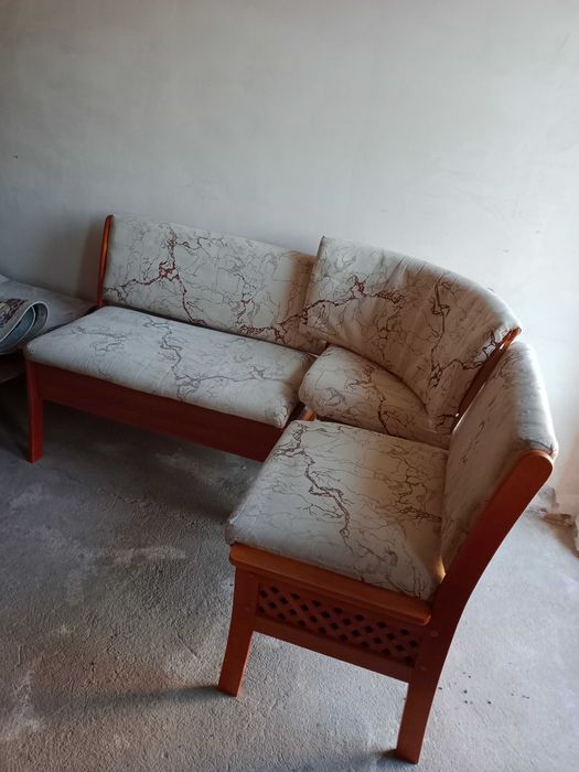 Продаю кухонный уголок