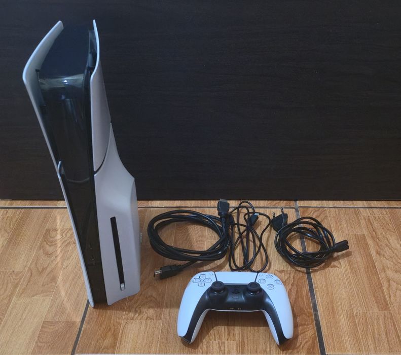 Playstation 5 PS5 Disc Edition CFI-2016 1TB D-Chassis cabluri si un controller