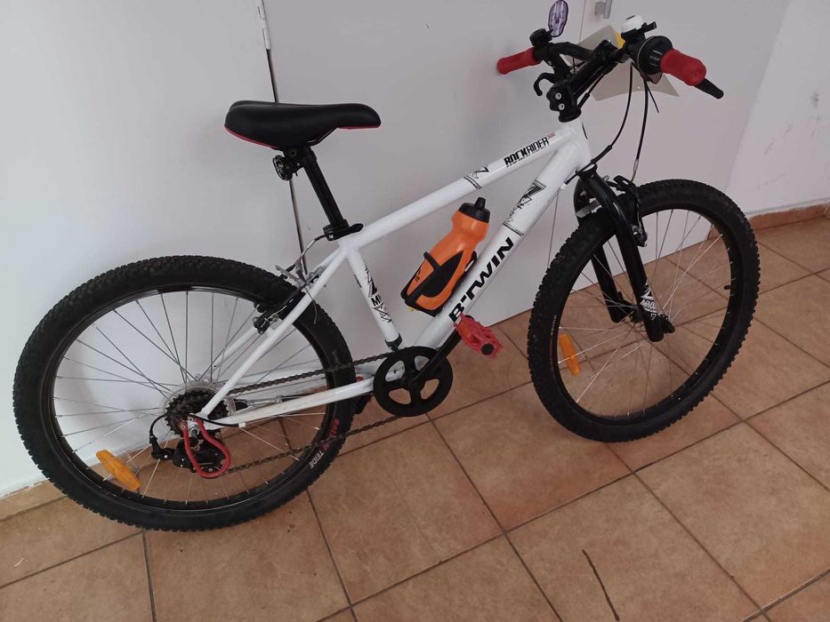Bicicletă B’Twin Rockrider, roți 24”, pentru copii de 8-10 ani/130-140 cm inaltime