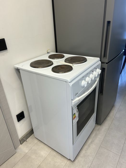 Продам элетор плиту в отличном состоянии.